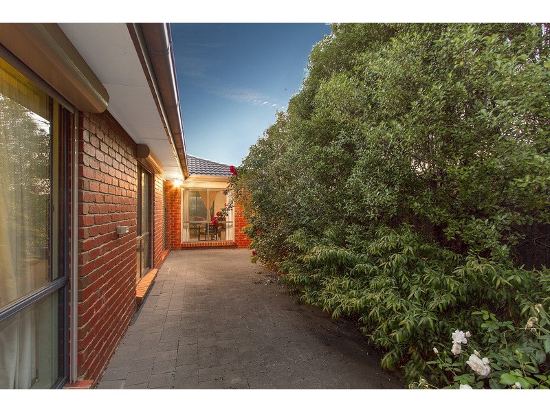 10 Shaftsbury Avenue, Berwick VIC 3806