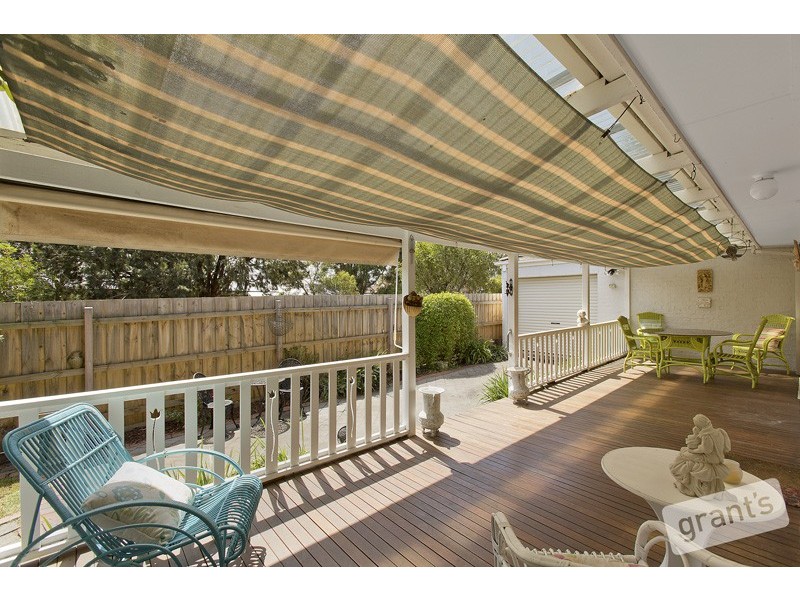 50 St Boswells Avenue, Berwick VIC 3806