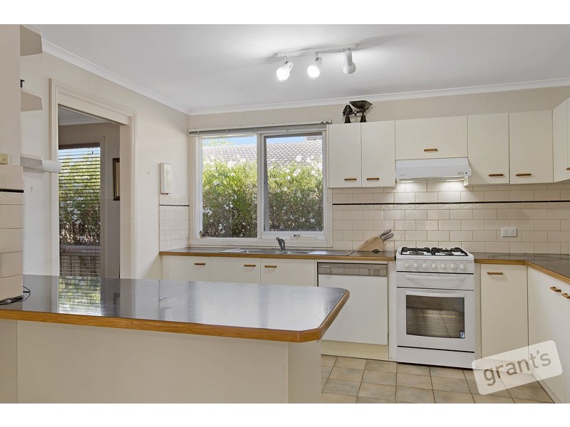 50 St Boswells Avenue, Berwick VIC 3806