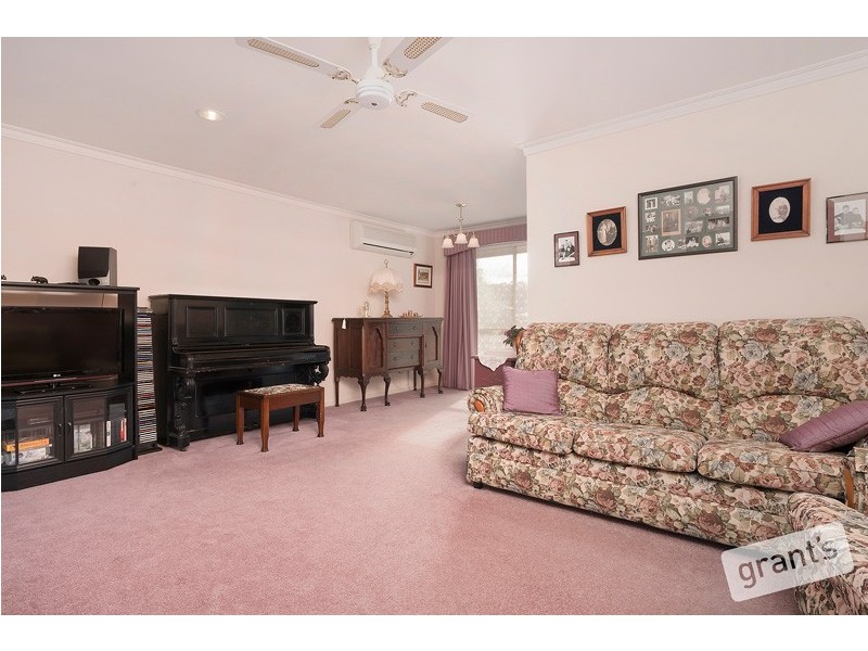10 Lawrence Drive, Berwick VIC 3806