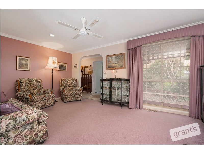 10 Lawrence Drive, Berwick VIC 3806