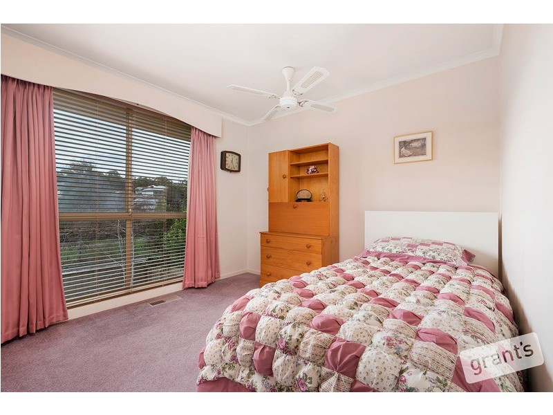 10 Lawrence Drive, Berwick VIC 3806
