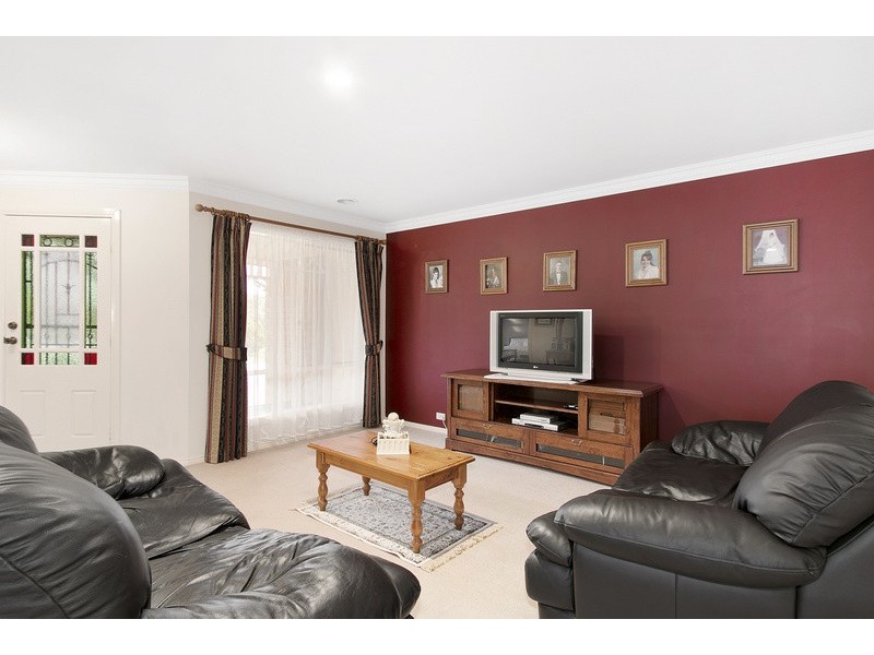 6 Filante Grove, Berwick VIC 3806