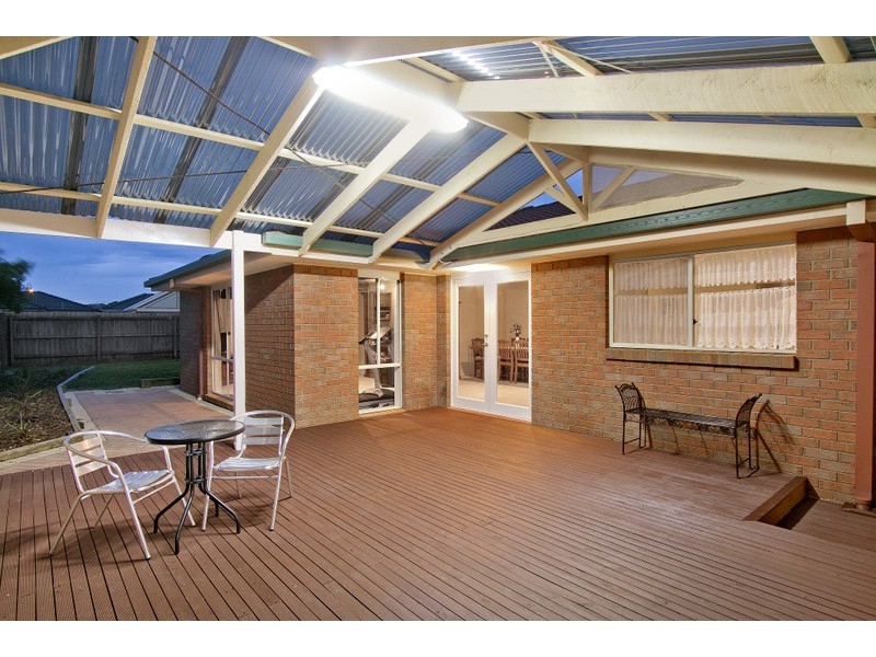 6 Filante Grove, Berwick VIC 3806