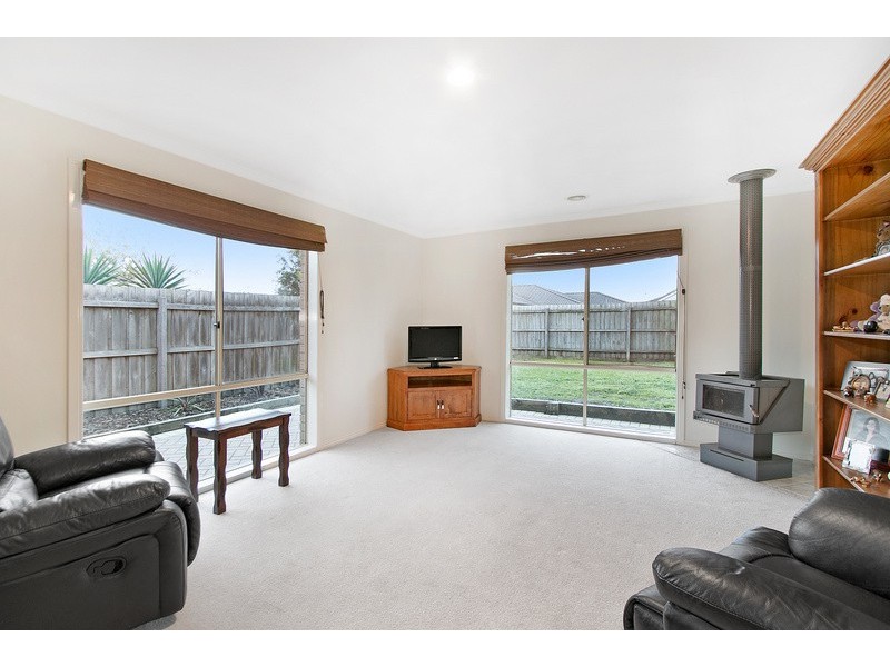 6 Filante Grove, Berwick VIC 3806