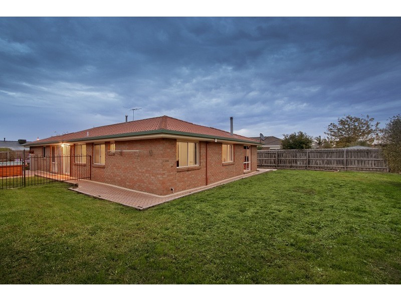 6 Filante Grove, Berwick VIC 3806