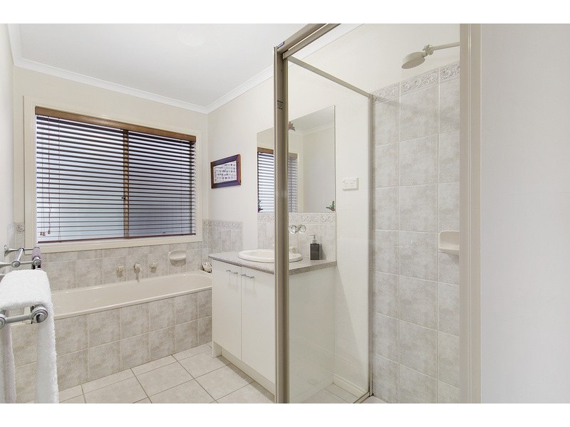 6 Filante Grove, Berwick VIC 3806