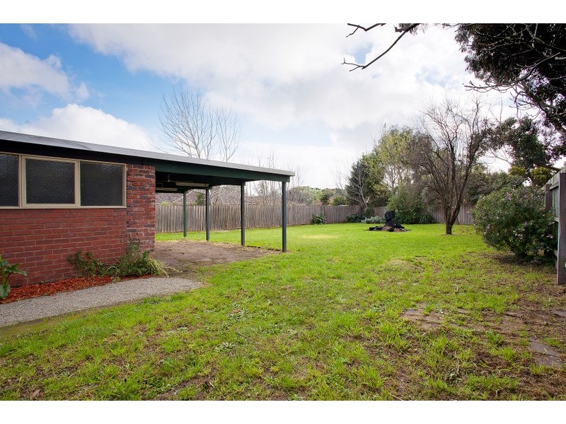 5 Gifford Close, Berwick VIC 3806