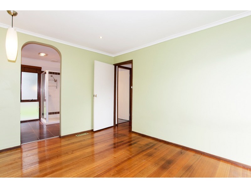 5 Gifford Close, Berwick VIC 3806