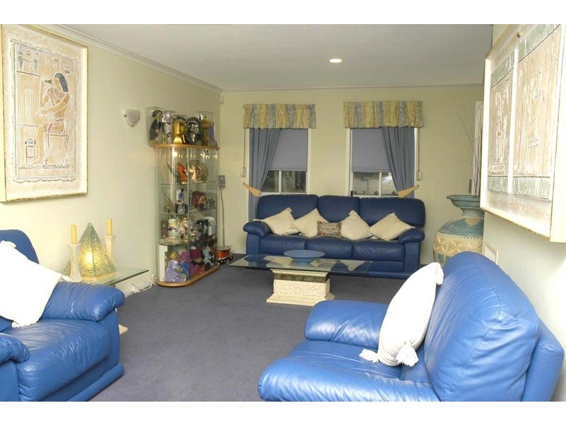 6 Jay Rise, Berwick VIC 3806