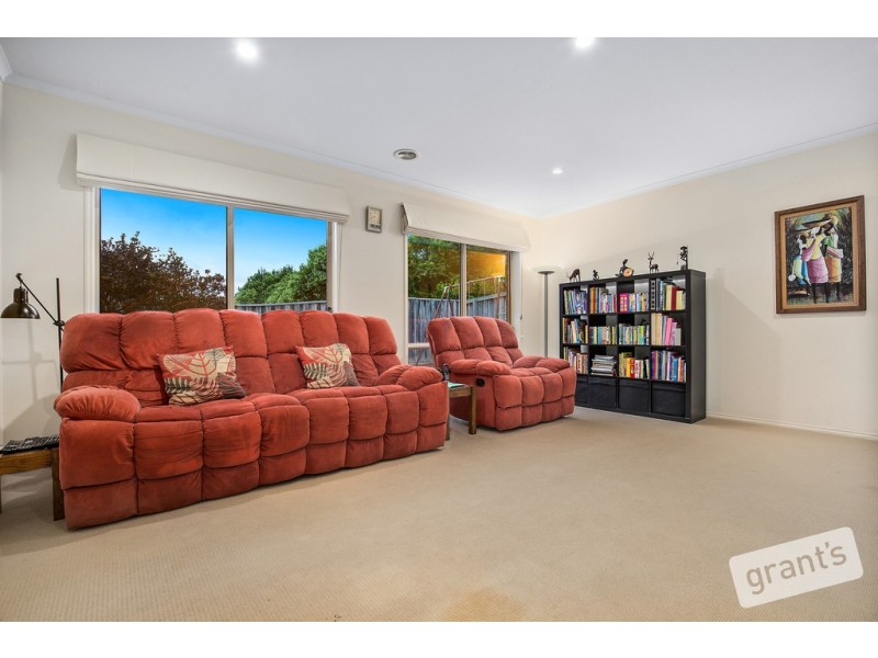 12 Mathoura Court, Berwick VIC 3806