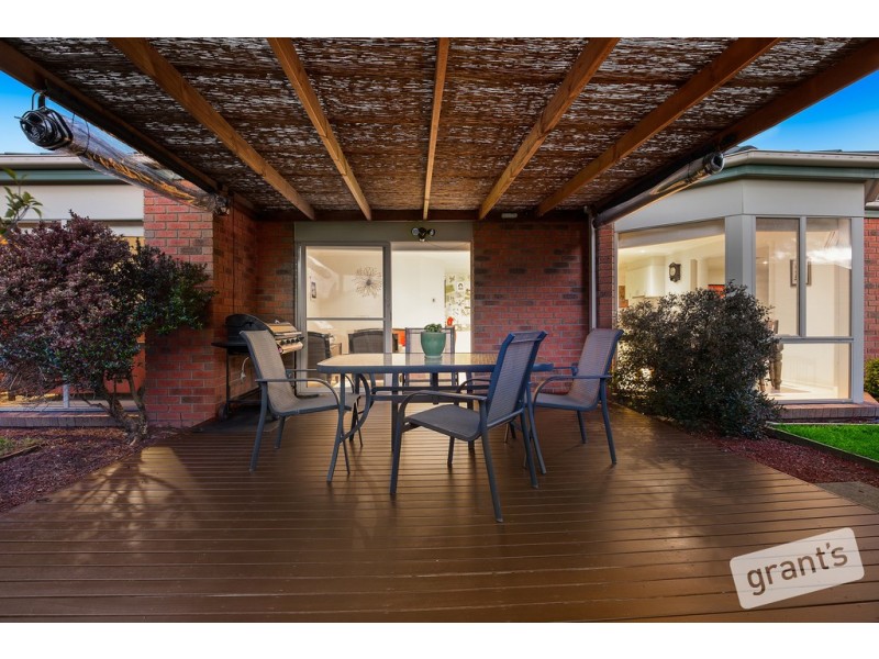 12 Mathoura Court, Berwick VIC 3806