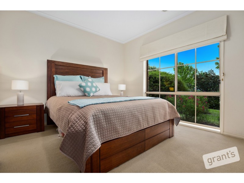 12 Mathoura Court, Berwick VIC 3806