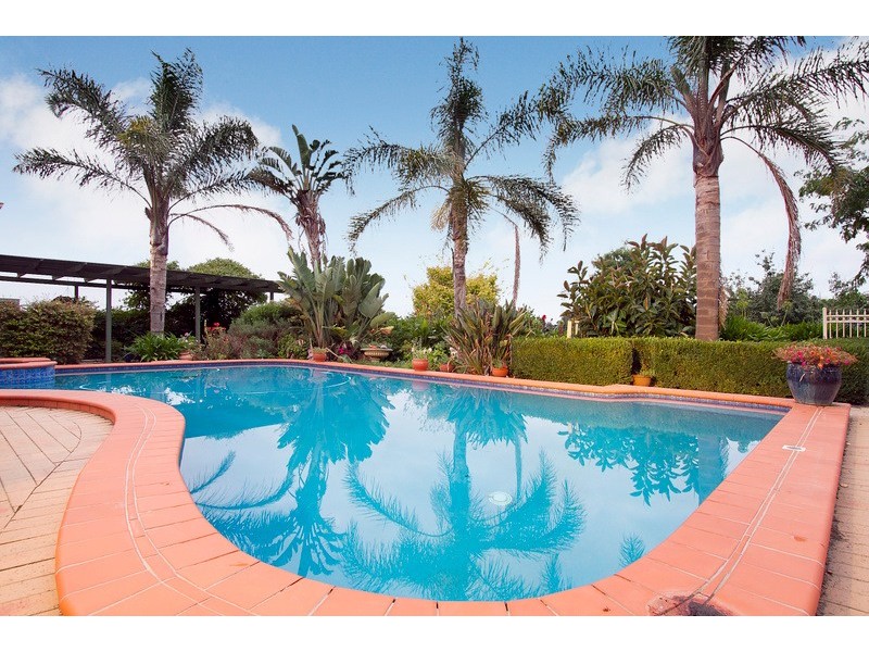 1455 Pound Road, Clyde North VIC 3978