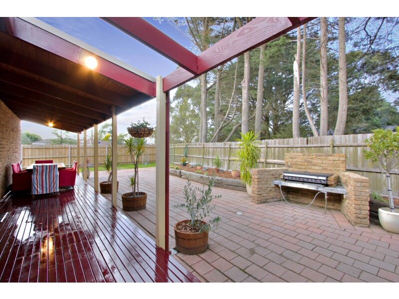 5 Yarrow Court, Berwick VIC 3806
