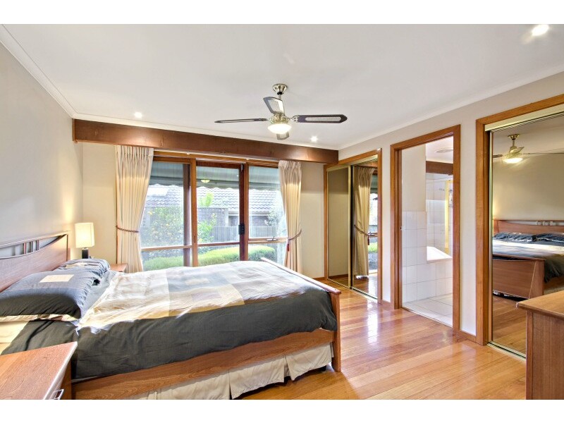 5 Yarrow Court, Berwick VIC 3806