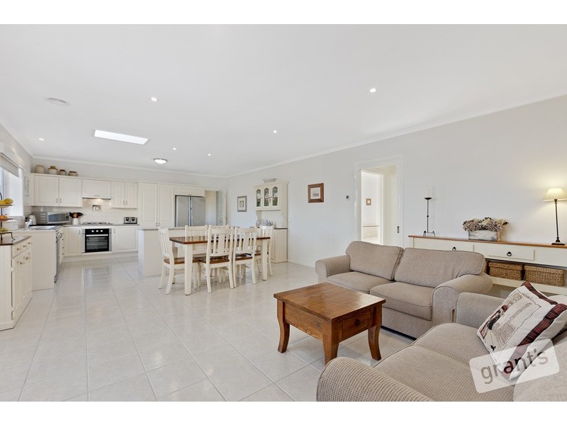 11 Maybury Court, Berwick VIC 3806