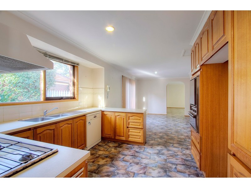 2 Clover Close, Berwick VIC 3806