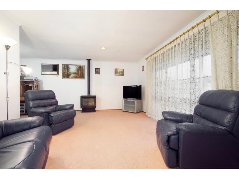 11 County Drive, Berwick VIC 3806