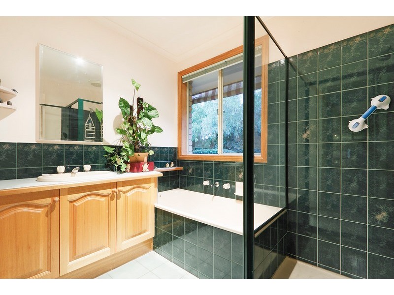 1 Werona Court, Berwick VIC 3806