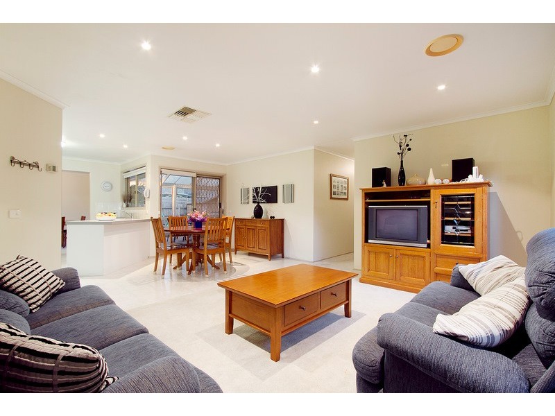 13 Willunga Court, Berwick VIC 3806