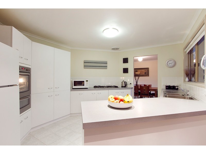 13 Willunga Court, Berwick VIC 3806