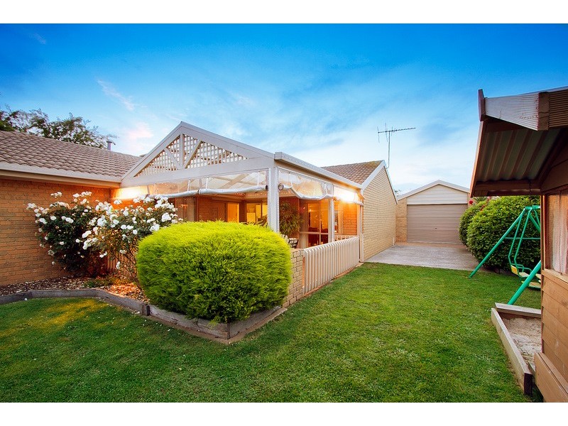 13 Willunga Court, Berwick VIC 3806