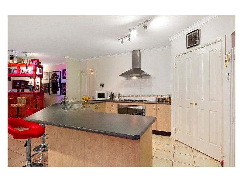 6 McCubbin Way, Berwick VIC 3806