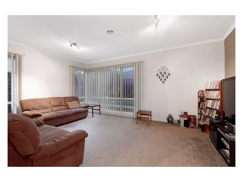 6 McCubbin Way, Berwick VIC 3806