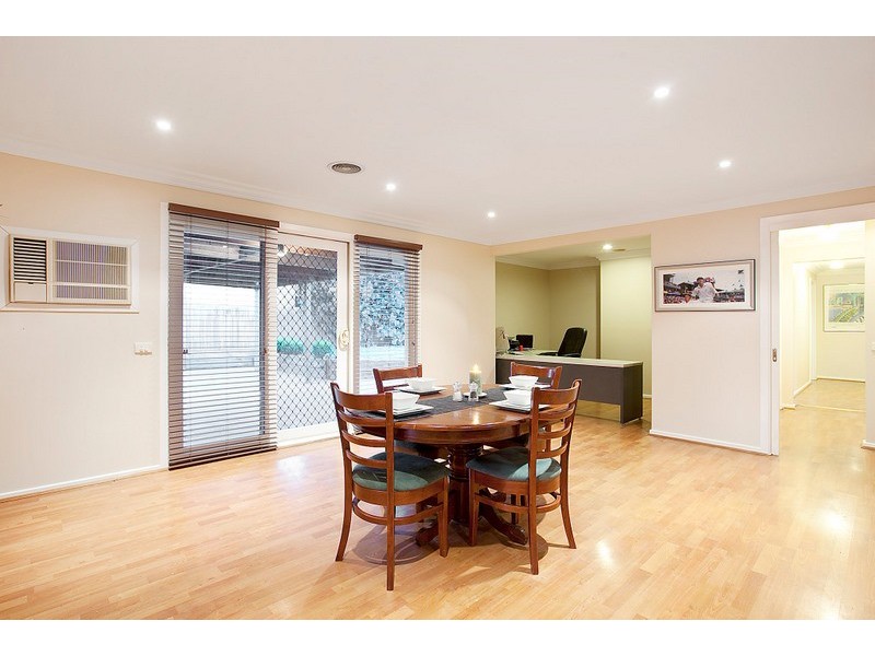 28 Coowarra Way, Berwick VIC 3806