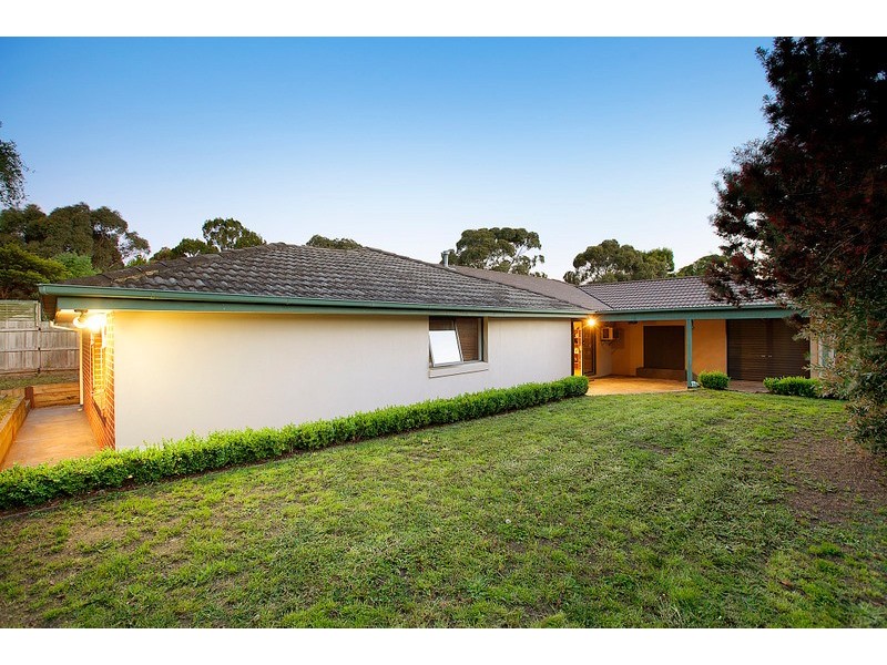 28 Coowarra Way, Berwick VIC 3806