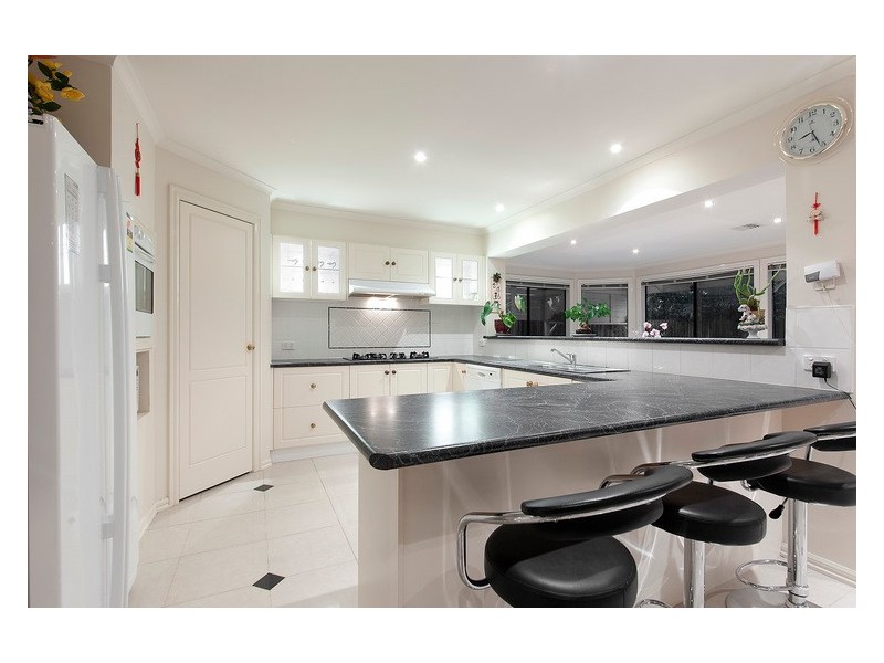 4 Crabill Walk, Narre Warren South VIC 3805