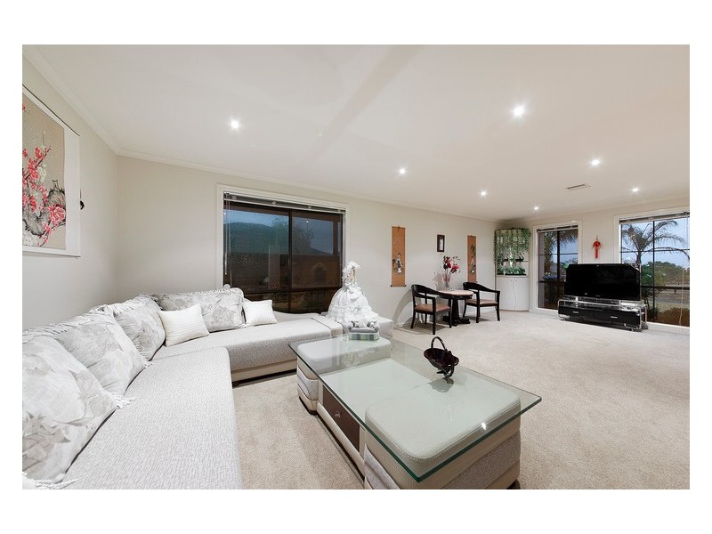 4 Crabill Walk, Narre Warren South VIC 3805