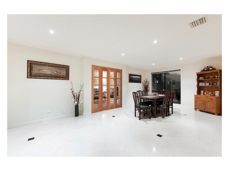 4 Crabill Walk, Narre Warren South VIC 3805