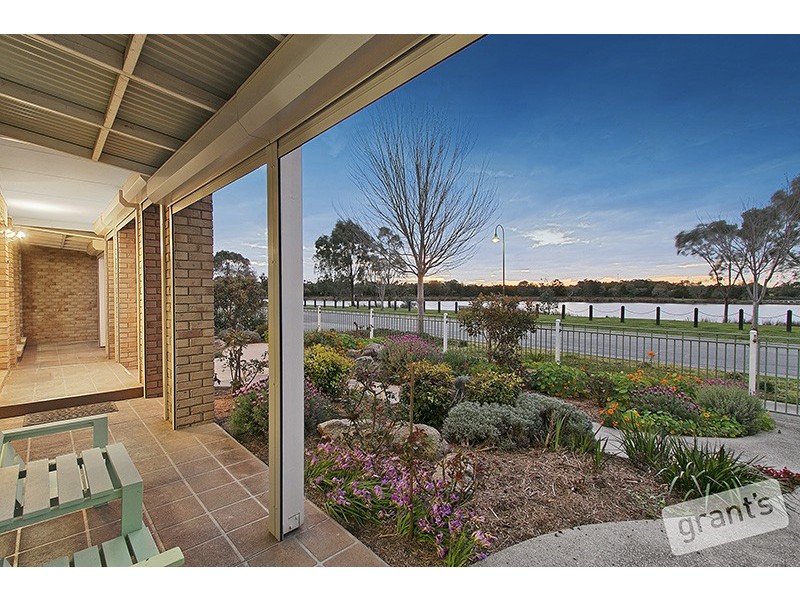 30 Moondarra Drive, Berwick VIC 3806