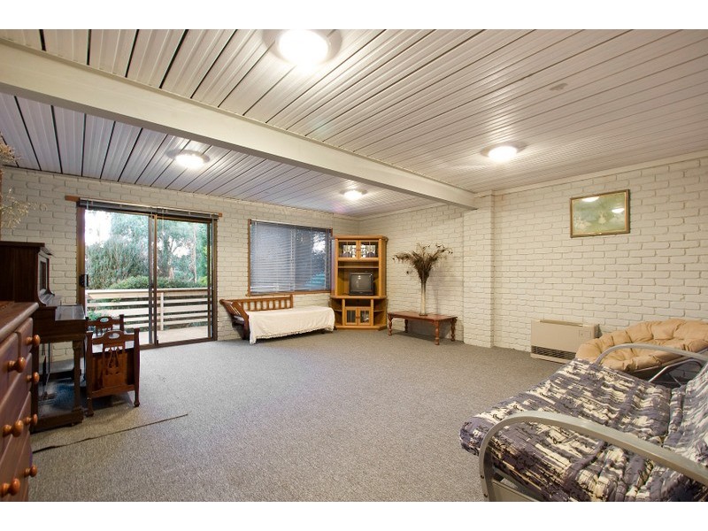 8 McNabb Street, Berwick VIC 3806