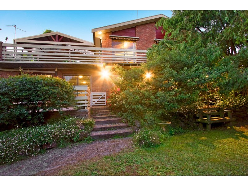 8 McNabb Street, Berwick VIC 3806