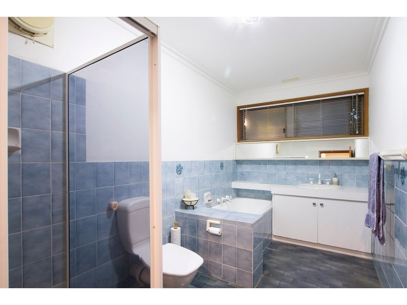 8 McNabb Street, Berwick VIC 3806