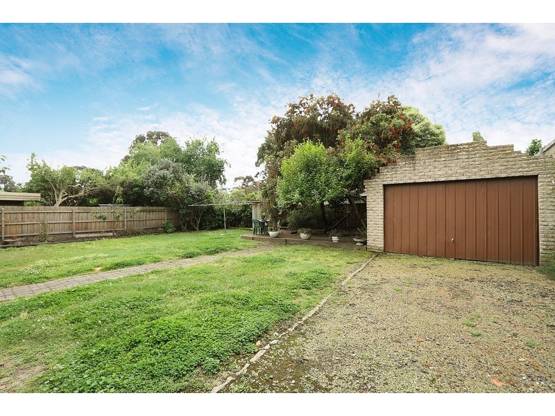 2 Mansfield Street, Berwick VIC 3806
