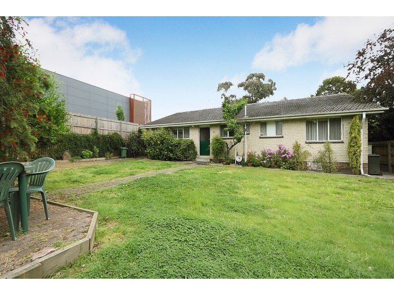 2 Mansfield Street, Berwick VIC 3806
