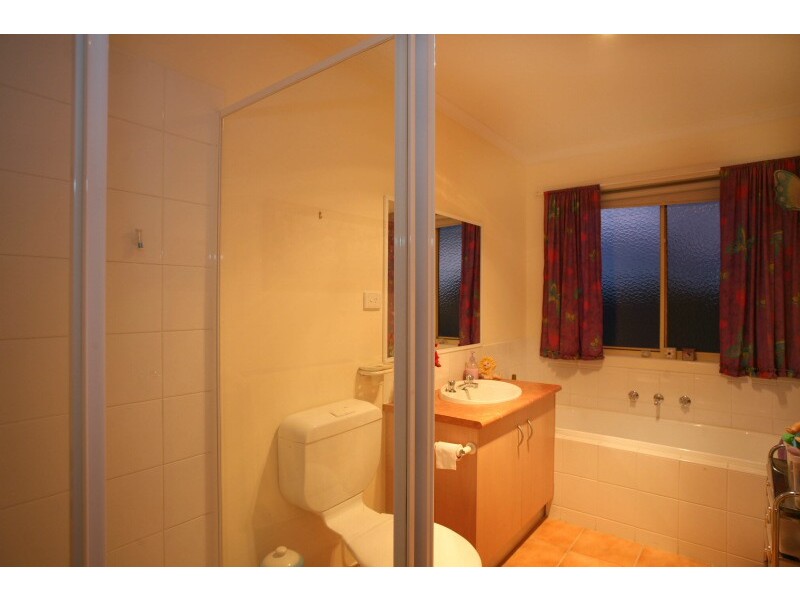 3 Dingle Court, Berwick VIC 3806