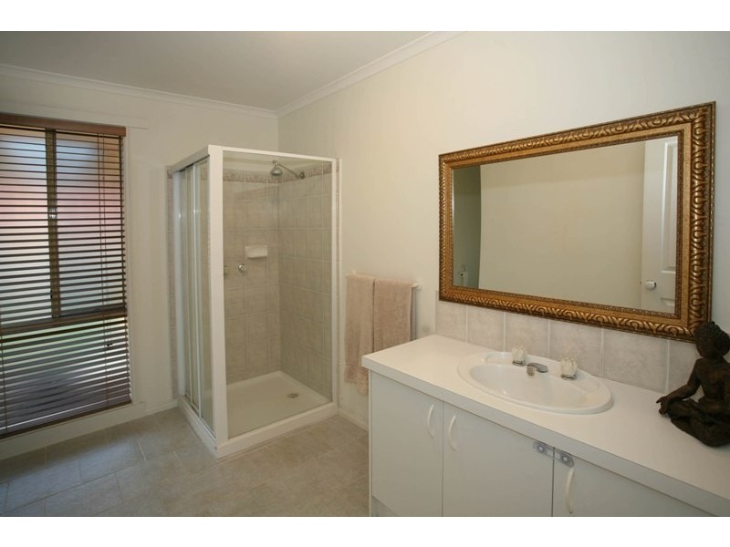 39 Bounty Way, Berwick VIC 3806