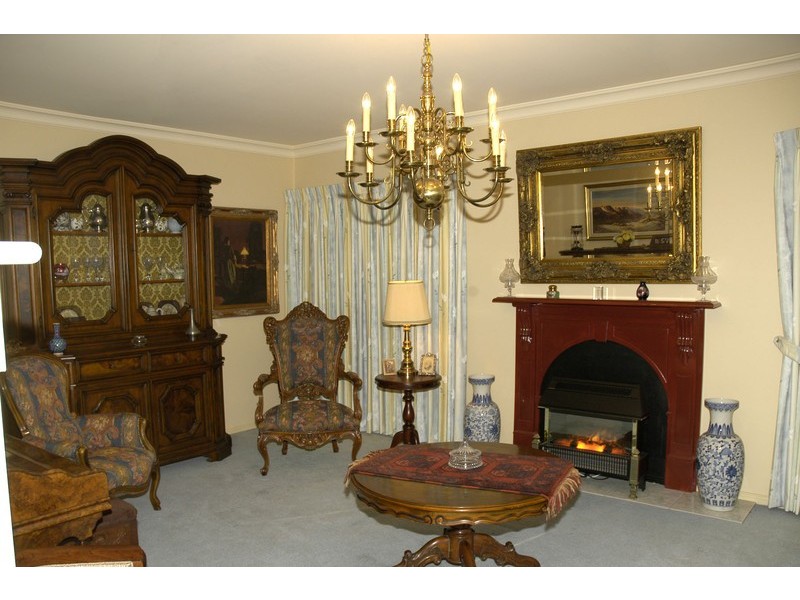 17 Deakin Court, Berwick VIC 3806