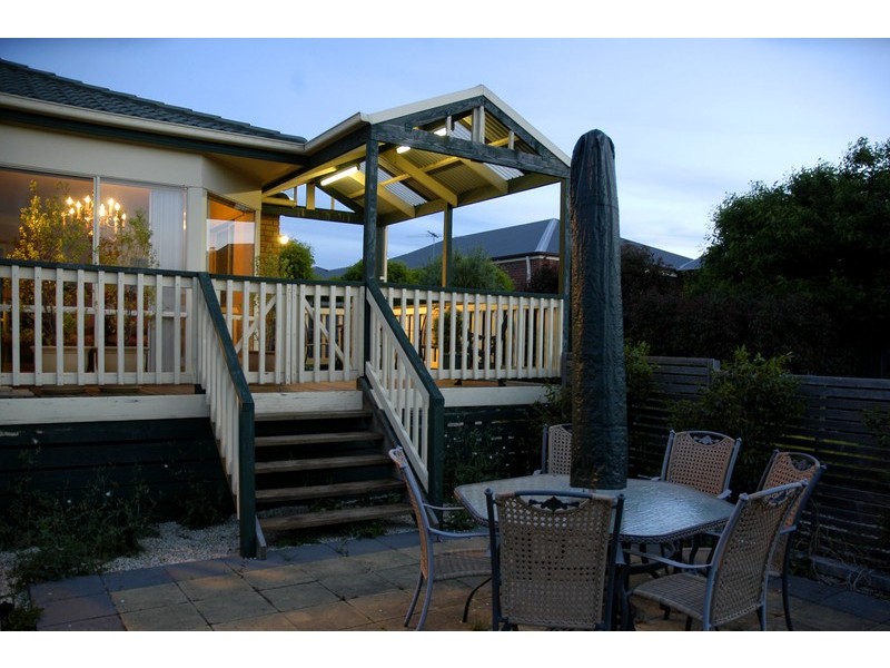 17 Deakin Court, Berwick VIC 3806