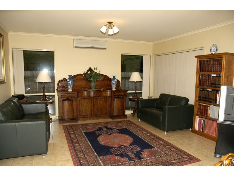 17 Deakin Court, Berwick VIC 3806