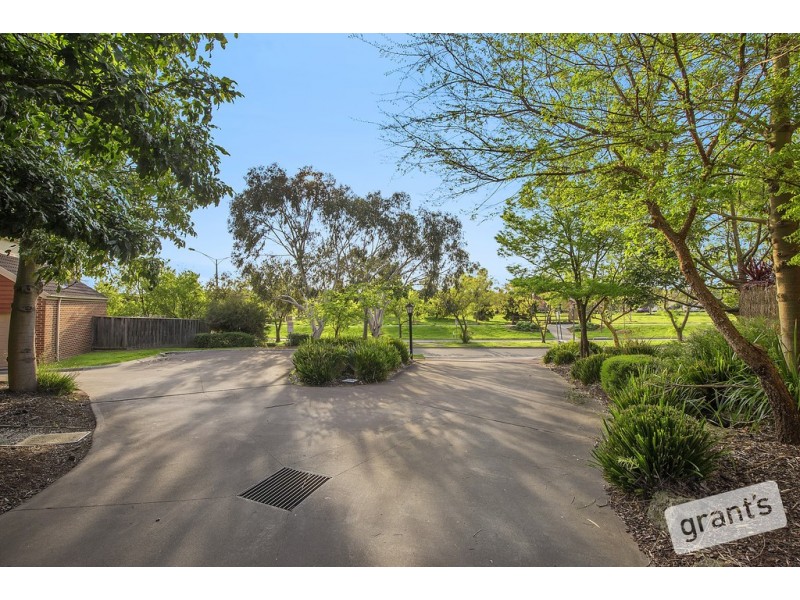 24/2-6 Jerilderie Drive, Berwick VIC 3806