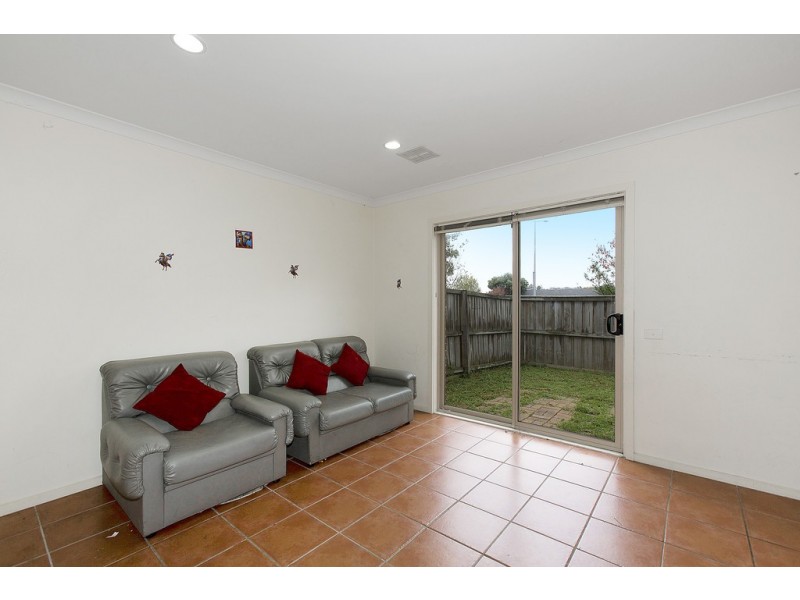 24/2-6 Jerilderie Drive, Berwick VIC 3806