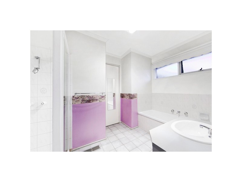 25 Leonard Avenue, Berwick VIC 3806