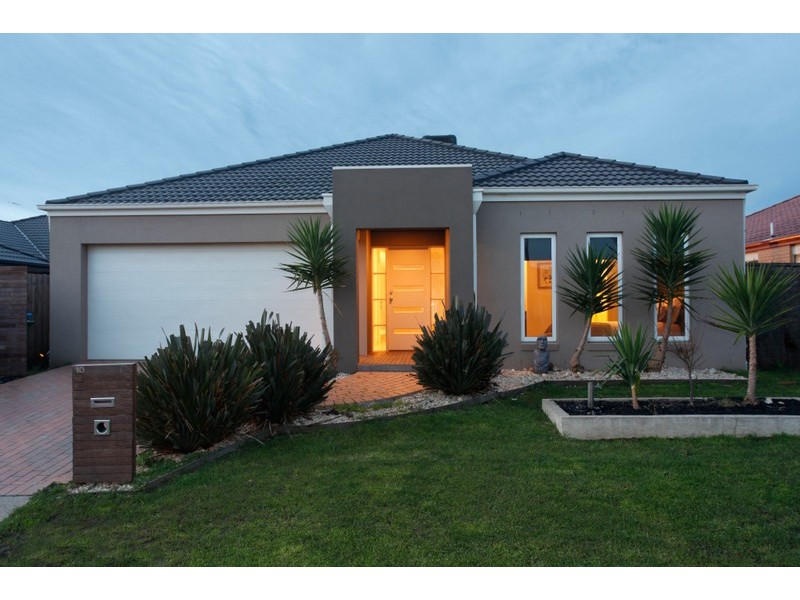 10 Rodlarni Crescent, Berwick VIC 3806
