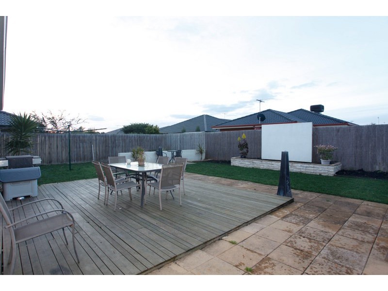 10 Rodlarni Crescent, Berwick VIC 3806